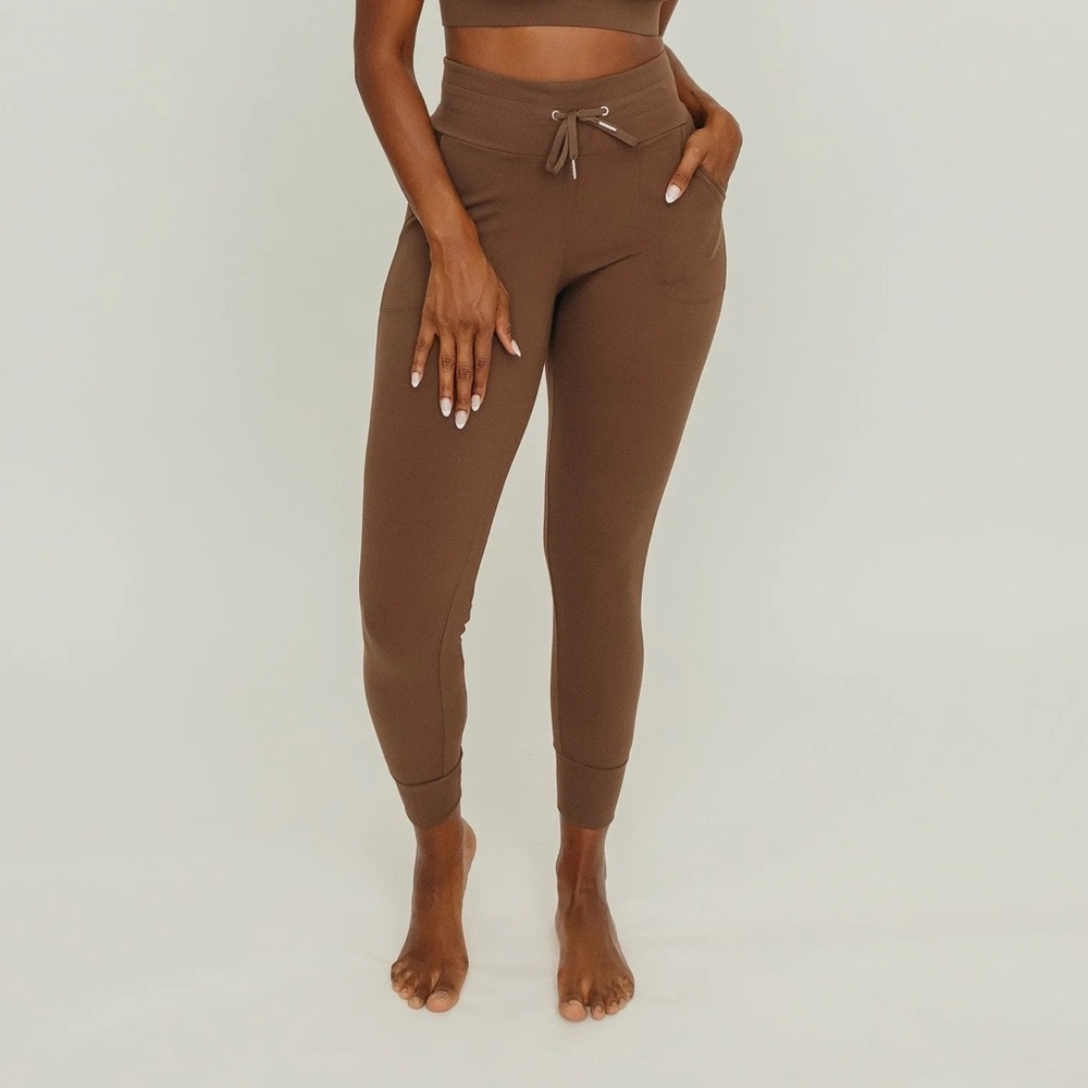 Warmup Joggers - Brown | MT LUXE × 1
S fit more like M